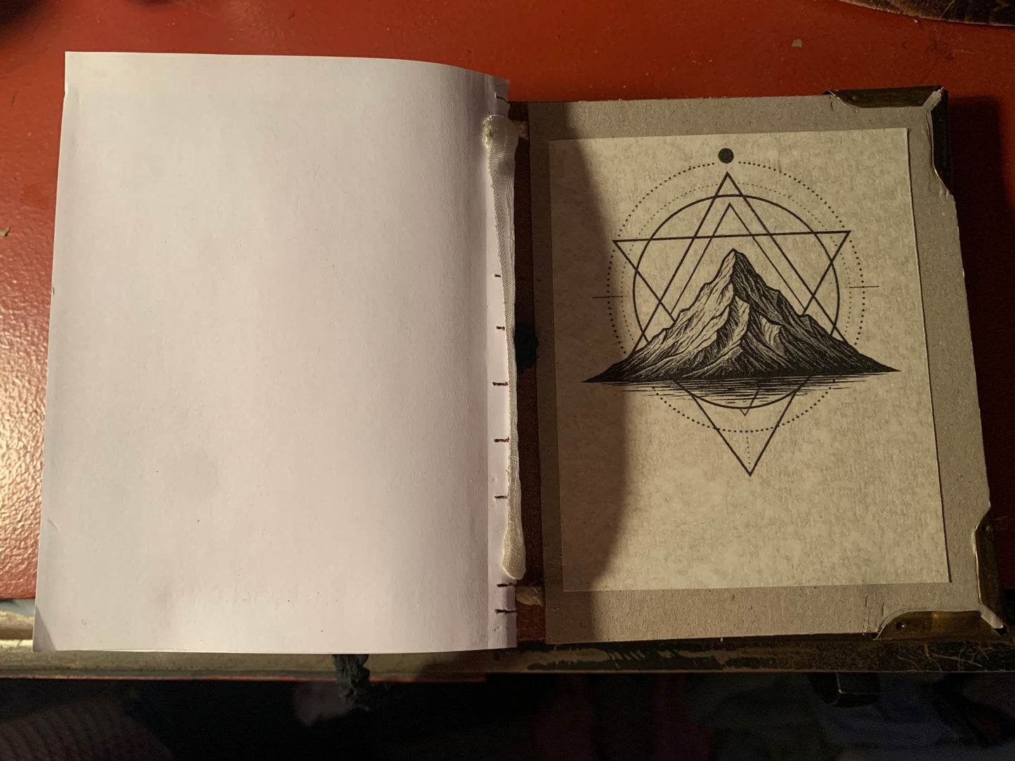 Handcrafted Nature Themed Leather Journal – 400 Pages