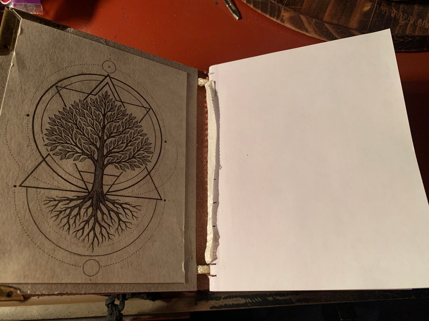 Handcrafted Nature Themed Leather Journal – 400 Pages
