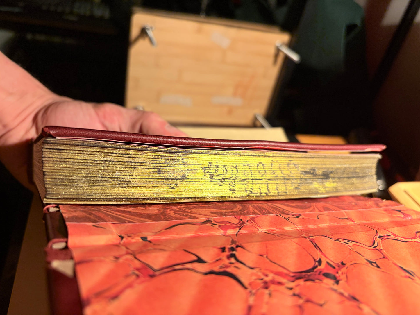 Wine red nat. Leather trifold journal 400pages